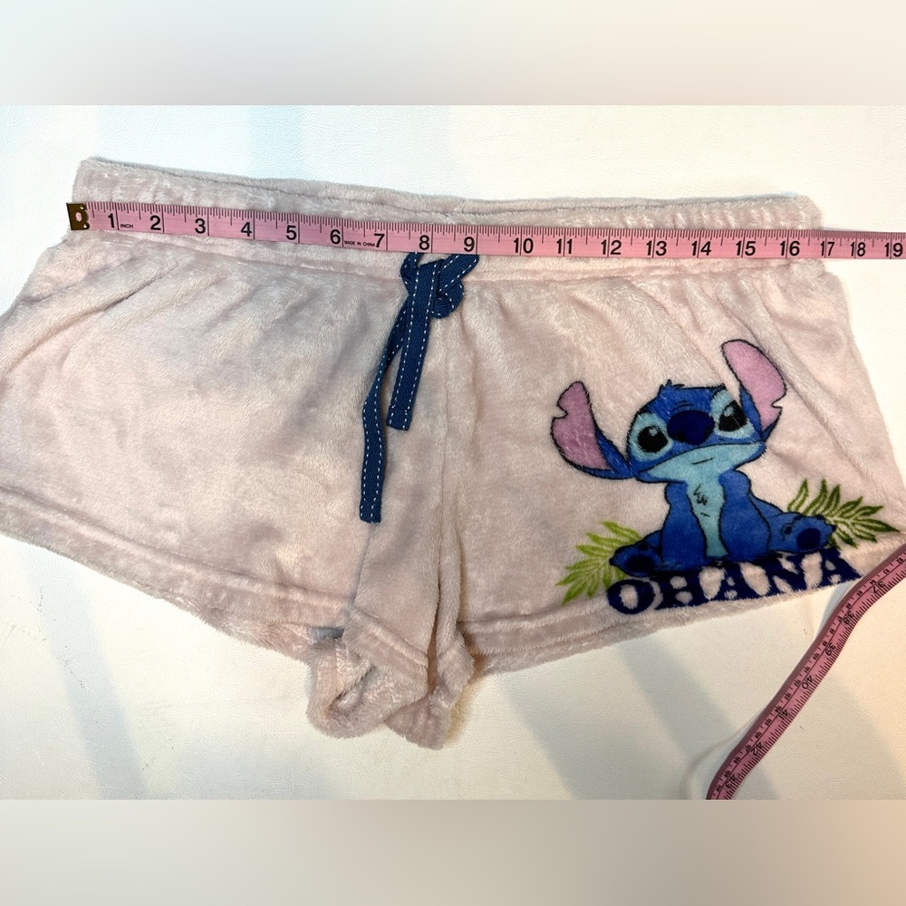 Disney Women's Stitch Ohana Velour Pajama Loungewear Shorts Size Medium - Picture 3 of 6